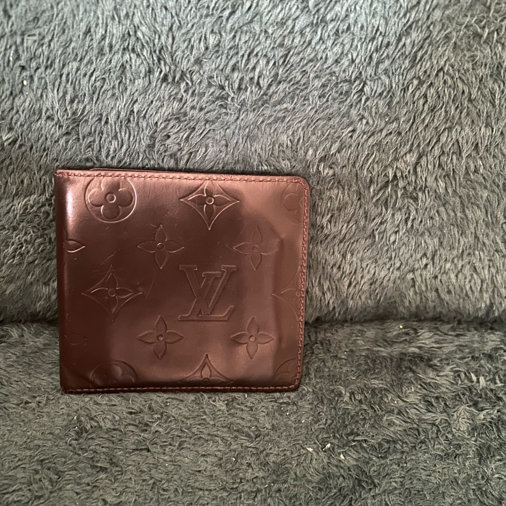 Louis Vuitton Brown Leather Wallet Luxurious Design
